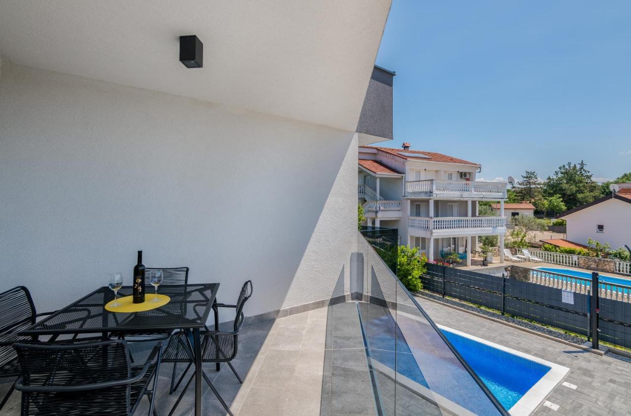 Apartments Villa "Aurea" With Pool Krk Town Exterior photo